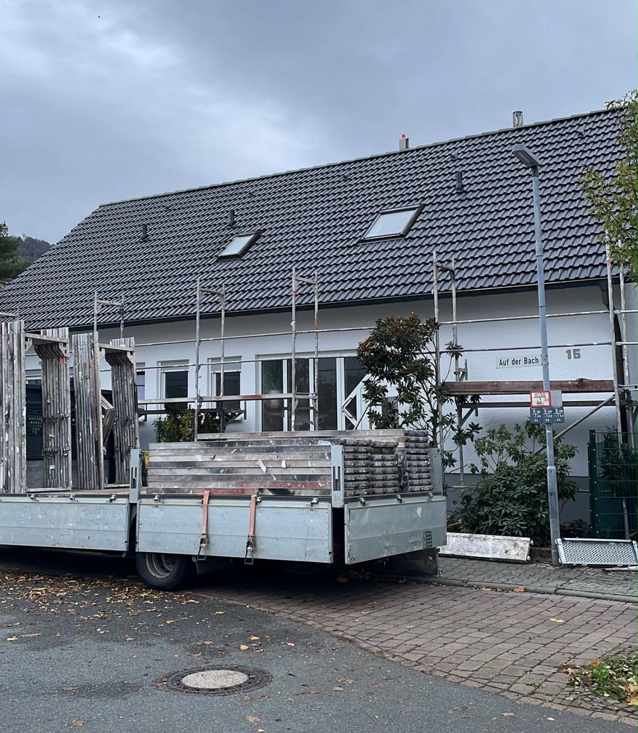 Hausfassade nach dem Anstrich durch Maler Schmidt